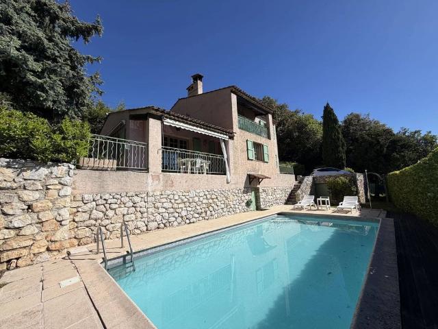 Maison de luxe de 6 pièces en vente à Bendejun, France