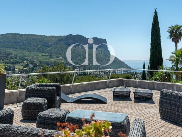 Maison de luxe de 6 pièces en vente à Cassis, France