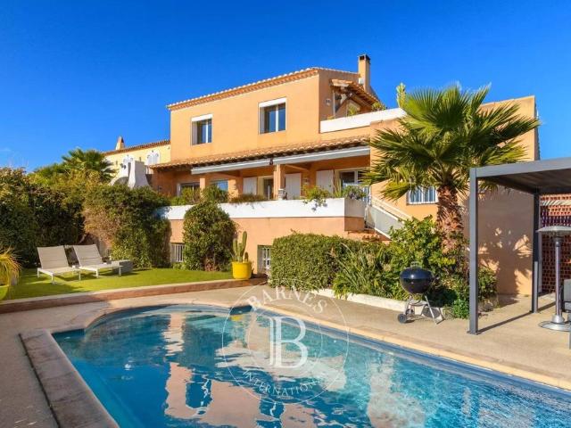 Maison de luxe de 6 pièces en vente à Cassis, Provence Alpes Côte d'Azur