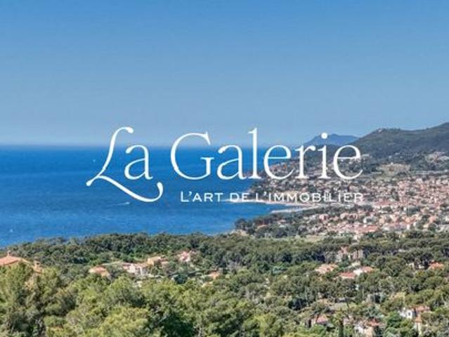 Maison de luxe de 6 pièces en vente à Carqueiranne, France