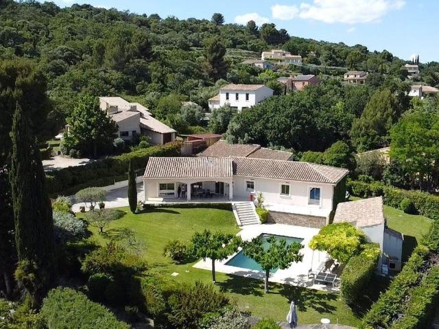 Maison de luxe de 6 pièces en vente à Caumont sur Durance, Provence Alpes Côte d'Azur