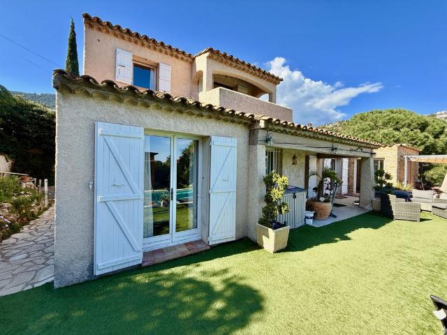Maison de luxe de 6 pièces en vente à Cavalaire sur Mer, Provence Alpes Côte d'Azur