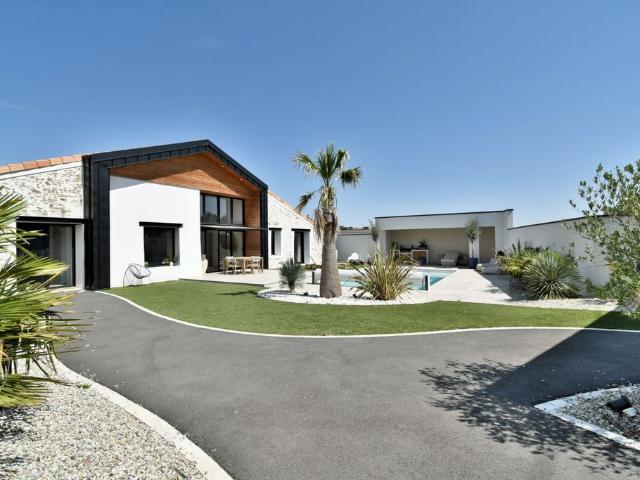 Maison de luxe de 6 pièces en vente à Cholet, Pays de la Loire