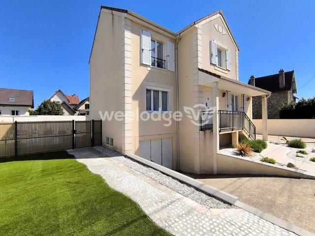 Maison de luxe de 6 pièces en vente à Conflans Sainte Honorine, France