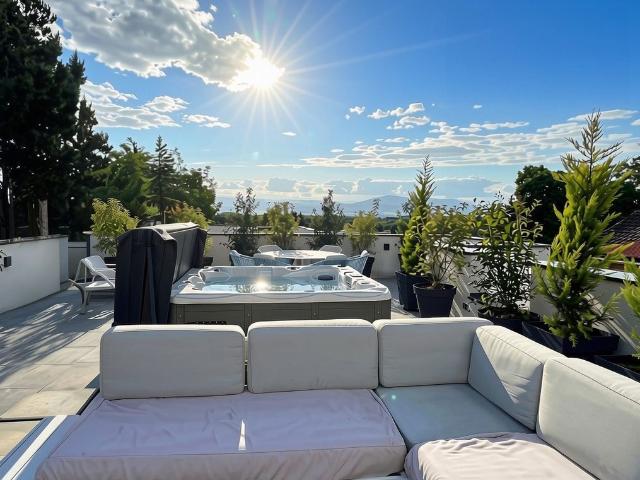 Maison de luxe de 6 pièces en vente à Divonne les Bains, France