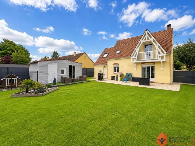 Maison de luxe de 6 pièces en vente à Esbly, France