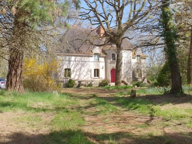 Maison de luxe de 6 pièces en vente à Guilly, France