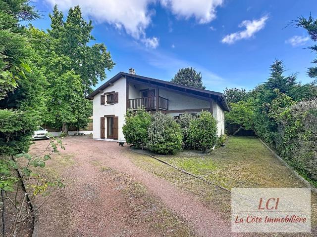 Maison de luxe de 6 pièces en vente à Gujan Mestras, France