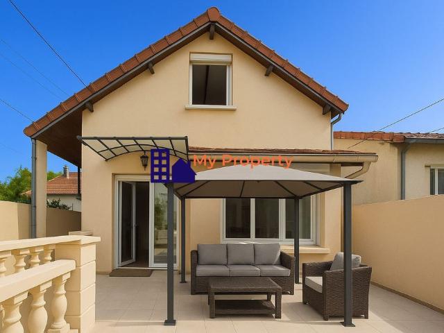 Maison de luxe de 6 pièces en vente à Houilles, France