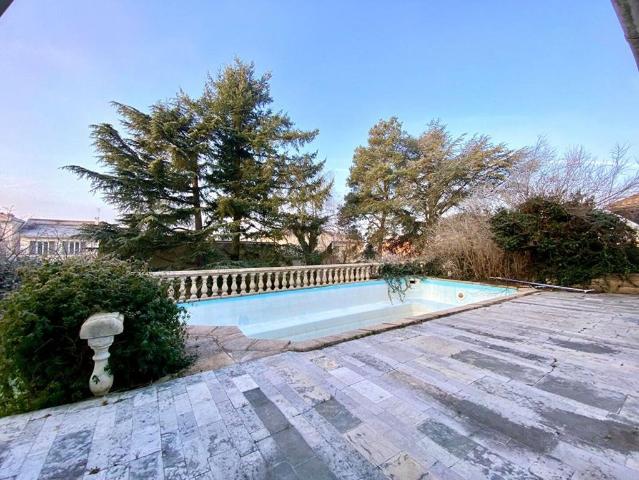Maison de luxe de 6 pièces en vente à Lyon, France