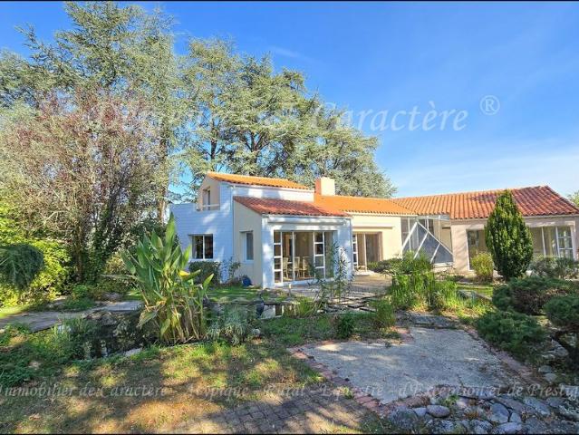 Maison de luxe de 6 pièces en vente à La Bruffière, Pays de la Loire