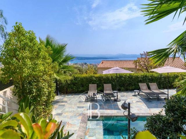 Maison de luxe de 6 pièces en vente à La Ciotat, France