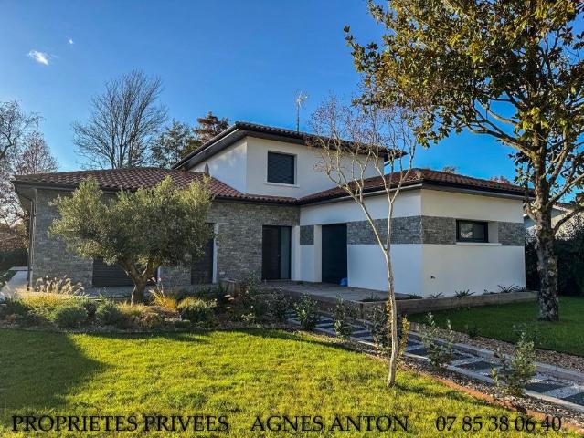 Maison de luxe de 6 pièces en vente à La Teste de Buch, France