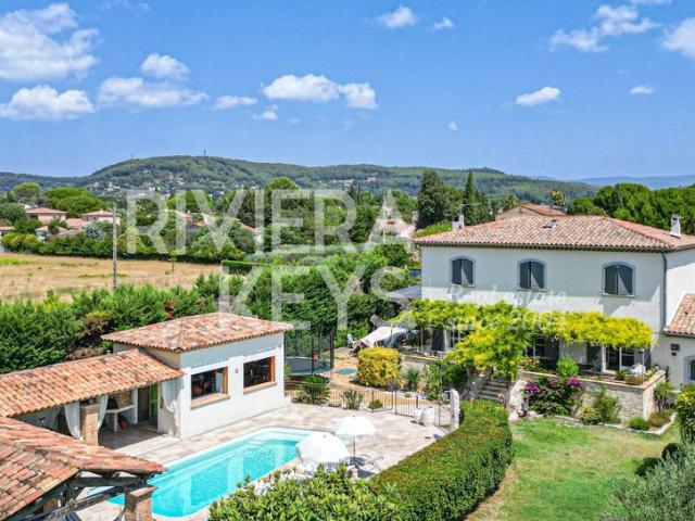Maison de luxe de 6 pièces en vente à Le Muy, Provence Alpes Côte d'Azur