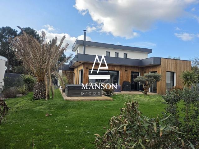 Maison de luxe de 6 pièces en vente à Le Haillan, Nouvelle Aquitaine