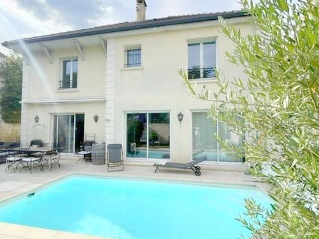 Maison de luxe de 6 pièces en vente à Le Perreux sur Marne, Île de France