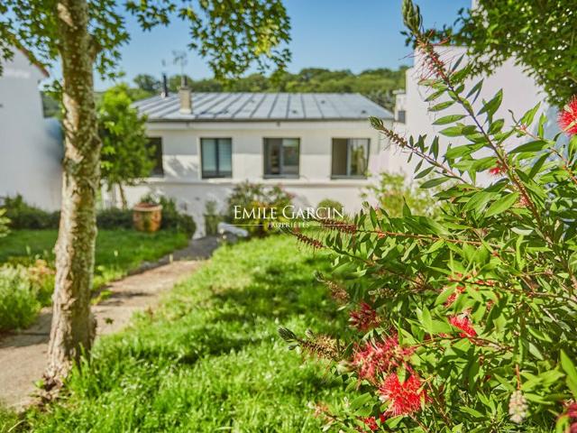 Maison de luxe de 6 pièces en vente à Le Plessis Robinson, France