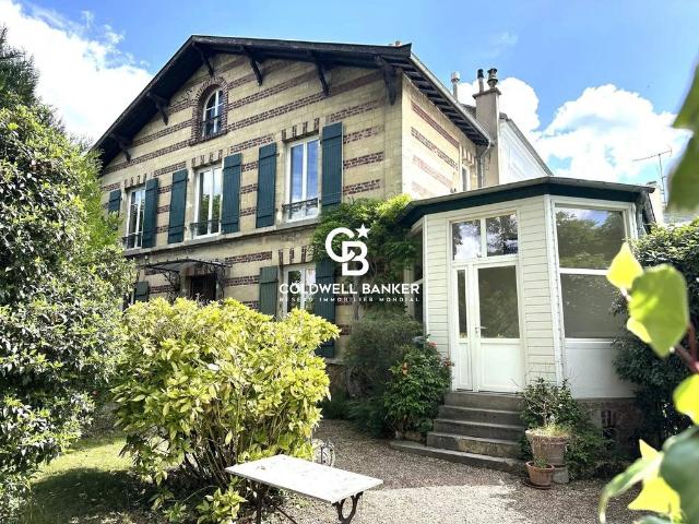 Maison de luxe de 6 pièces en vente à Le Vésinet, Île de France