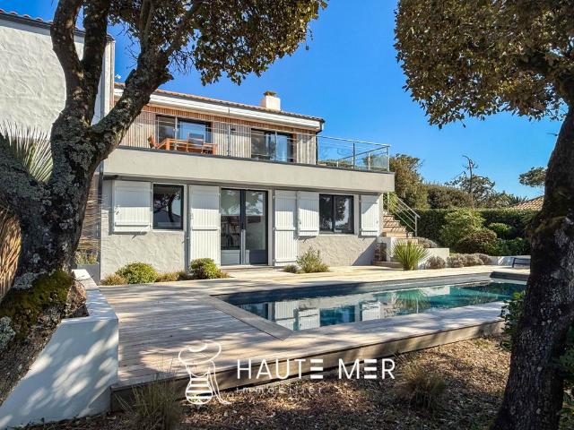 Maison de luxe de 6 pièces en vente à Les Sables d'Olonne, France