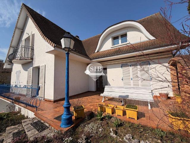 Maison de luxe de 6 pièces en vente à Longjumeau, Île de France