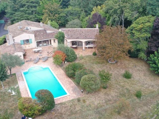 Maison de luxe de 6 pièces en vente à Pugnac, France