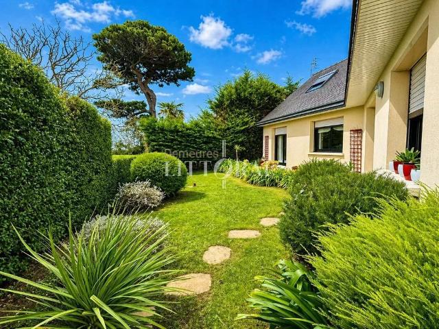 Maison de luxe de 6 pièces en vente à Perros Guirec, France