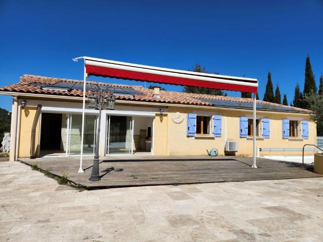 Maison de luxe de 6 pièces en vente à Plan d'Aups Sainte Baume, France