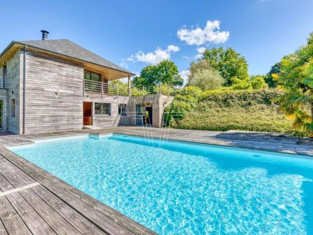Maison de luxe de 6 pièces en vente à Pont l'Évêque, Normandie