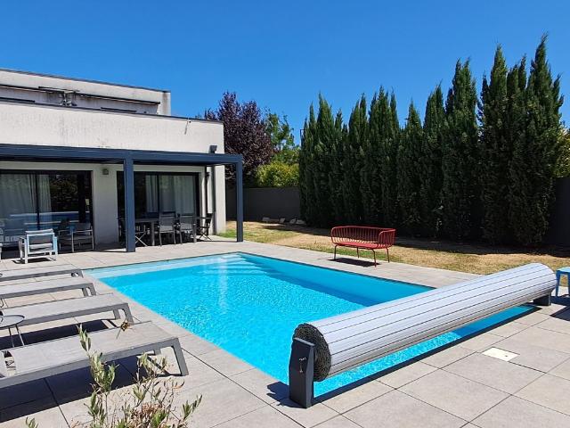 Maison de luxe en vente à Saint Priest, France