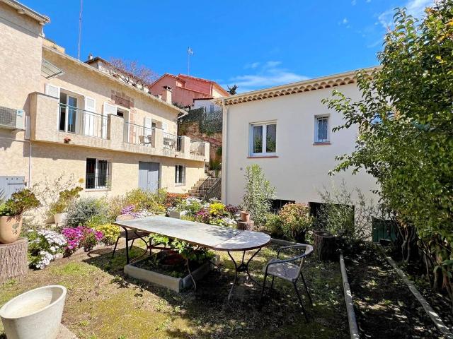 Maison de luxe de 6 pièces en vente à Saint Raphaël, Provence Alpes Côte d'Azur