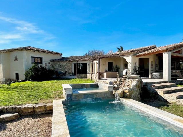 Maison de luxe de 6 pièces en vente à Sainte Cécile les Vignes, Provence Alpes Côte d'Azur