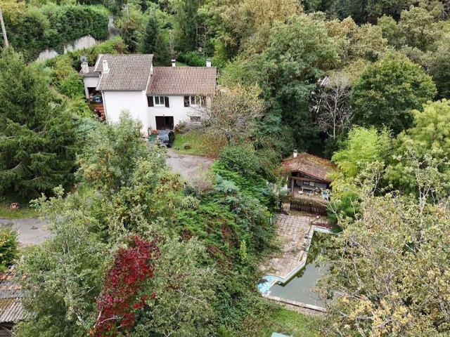 Maison de luxe de 6 pièces en vente à Sain Bel, France