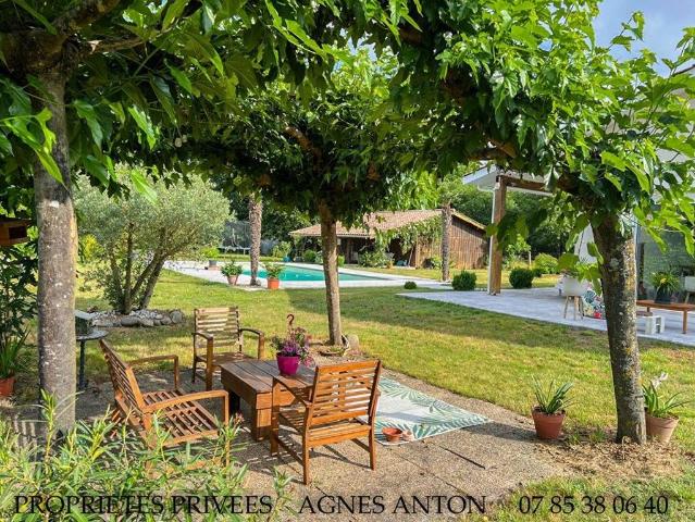 Maison de luxe de 6 pièces en vente à Salles, France