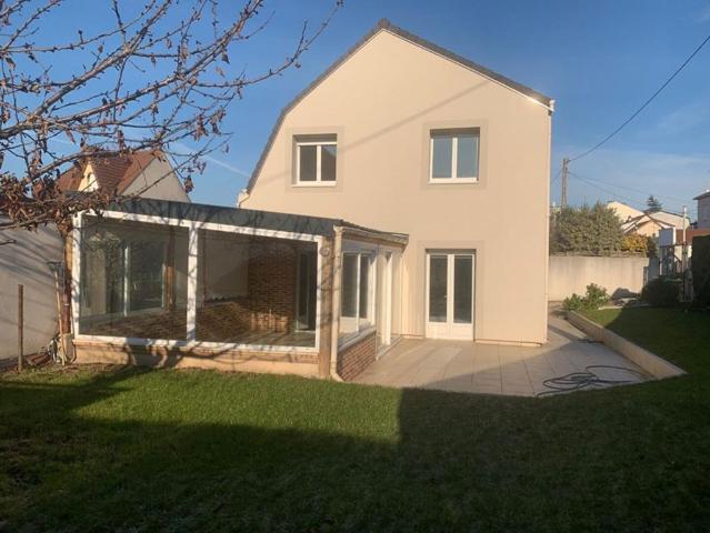 Maison de luxe de 6 pièces en vente à Sartrouville, Île de France