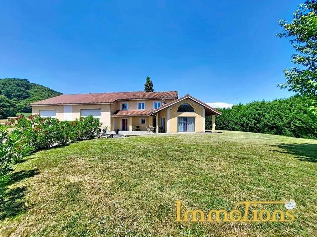Maison de luxe de 6 pièces en vente à Varacieux, France