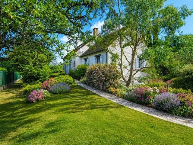 Maison de luxe de 6 pièces en vente à Varennes Jarcy, France