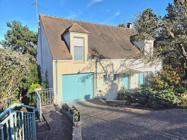 Maison de luxe de 6 pièces en vente à Vauréal, Île de France
