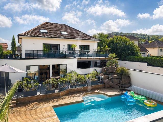 Maison de luxe de 6 pièces en vente à Vaux, Grand Est