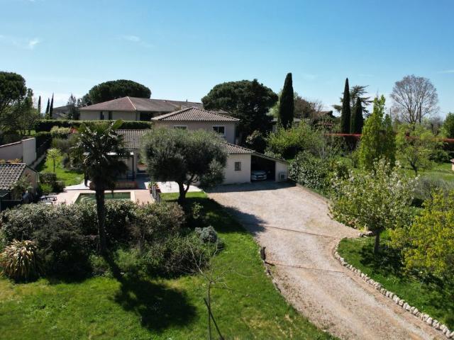 Maison de luxe de 6 pièces en vente à Venerque, France