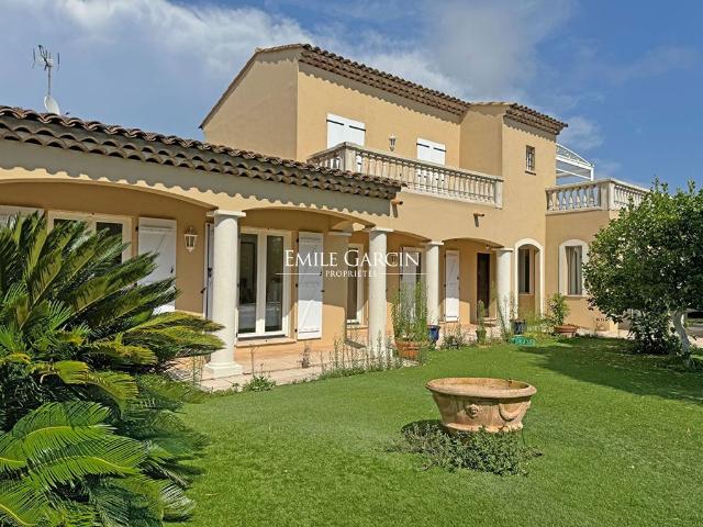 Maison de luxe de 6 pièces en vente à Villefranche sur Mer, France