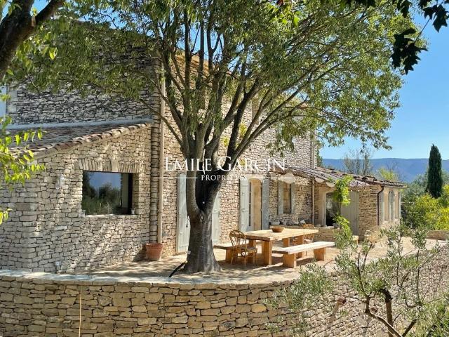 Maison de luxe de 6 pièces en location à Goult, Provence Alpes Côte d'Azur