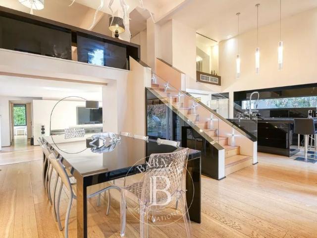Maison de luxe de 6 pièces en location à Saint Didier au Mont d'Or, Auvergne Rhône Alpes