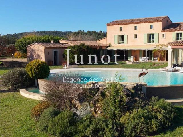 Maison de luxe de 7 chambres en vente à Goult, France