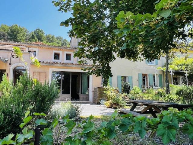 Maison de luxe de 7 chambres en vente à Le Beaucet, France