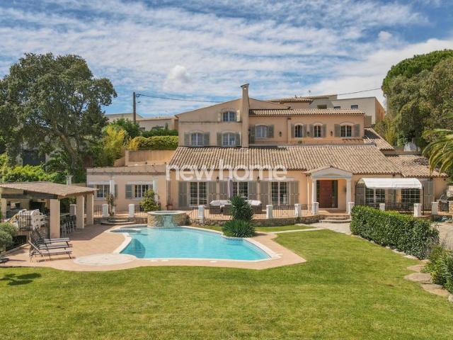 Maison de luxe de 7 chambres en vente à Les Adrets de l'Estérel, France