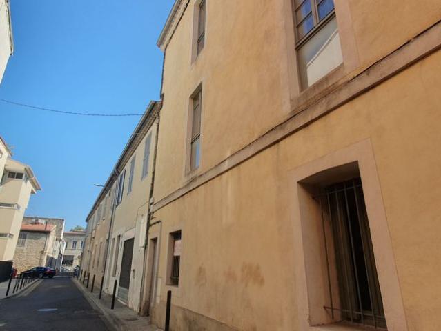 Maison de luxe de 7 chambres en vente à Nîmes, France