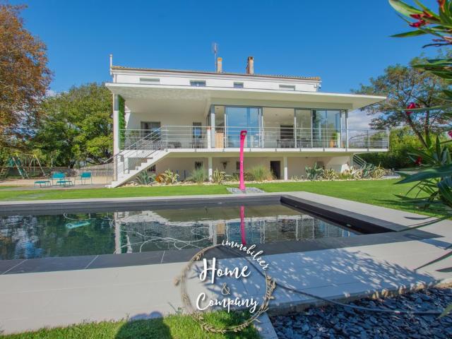 Maison de luxe de 7 chambres en vente à Saujon, France