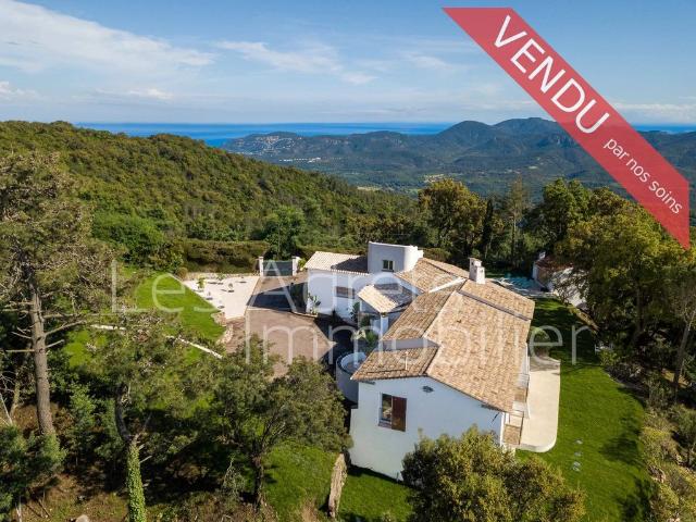 Maison de luxe de 7 pièces en vente à Mandelieu, France