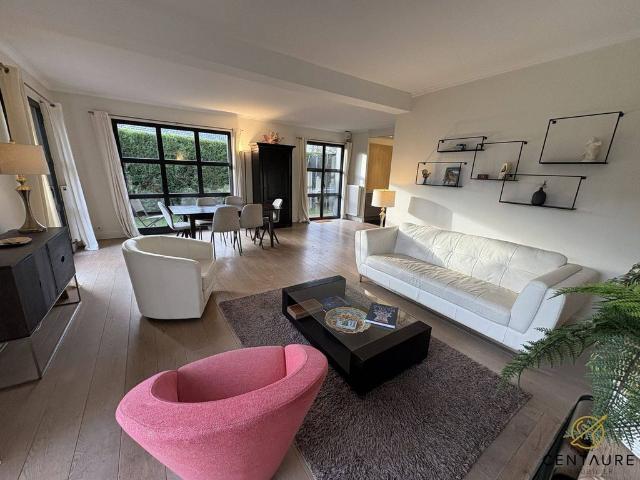 Maison de luxe de 7 pièces en vente à Marcq en Barœul, France