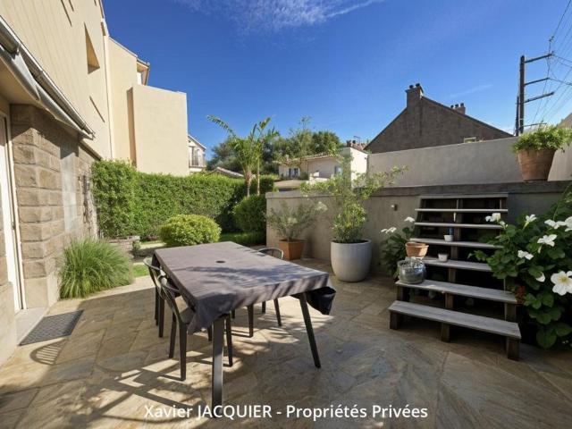 Maison de luxe de 7 pièces en vente à Nantes, France